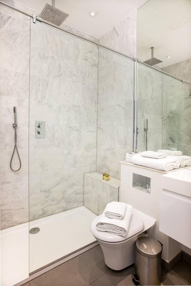Guestready - West Kensington Home W/Balcony Лондон Екстериор снимка